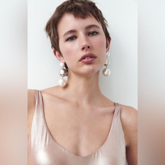 Zara Sphere Earrings - Picture 6 of 6